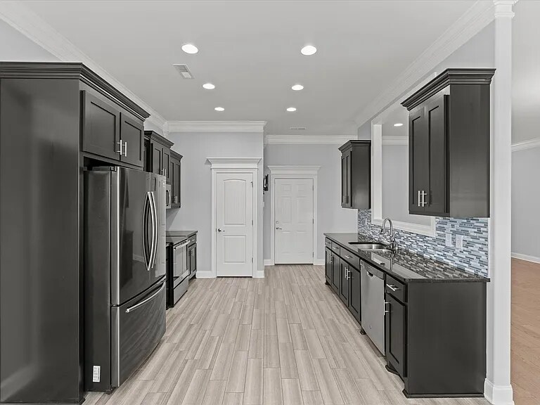 Building Photo - 27998 Cross Gate Dr