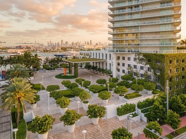 Building Photo - 450 Alton Rd