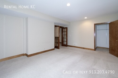 Building Photo - 11956 Farley-