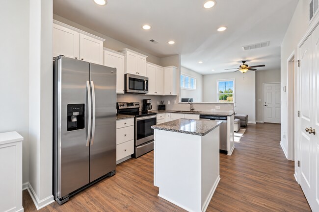 Building Photo - 64 Katniss Ct