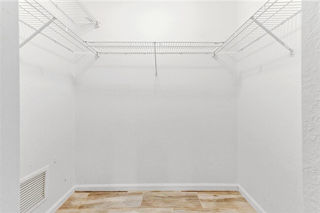 Building Photo - 5606 NW 109th Way