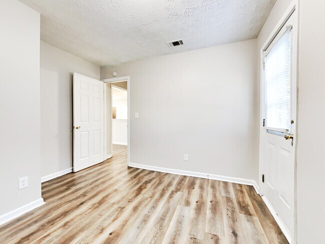 Building Photo - 200 Adam Cir