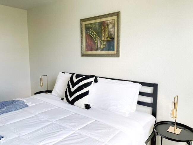 Building Photo - 2515 Burnet Ave
