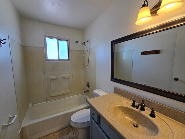 Building Photo - 2527 S Rita Ln