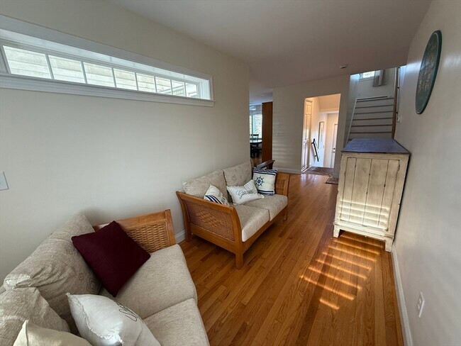 Building Photo - 7 Nancy St