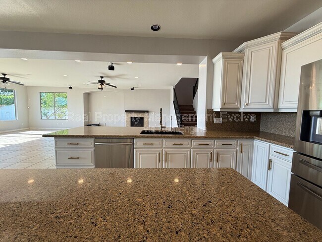 Building Photo - 4287 S Kimberlee Dr
