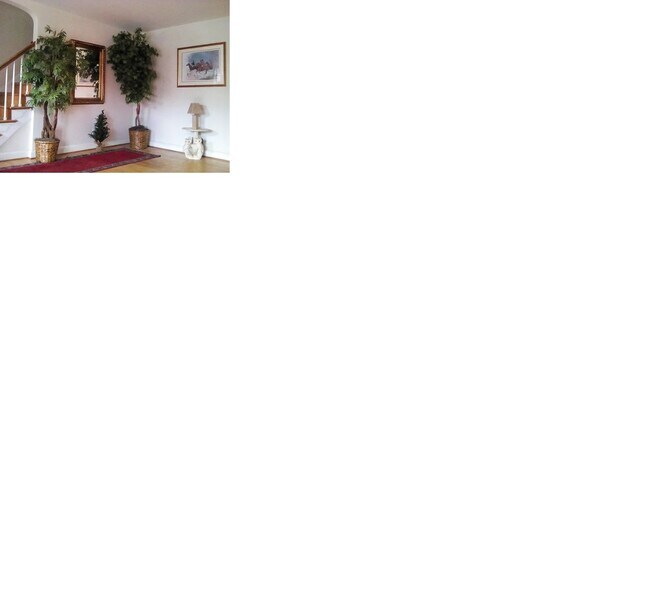 Building Photo - 7028 Heathfield Rd