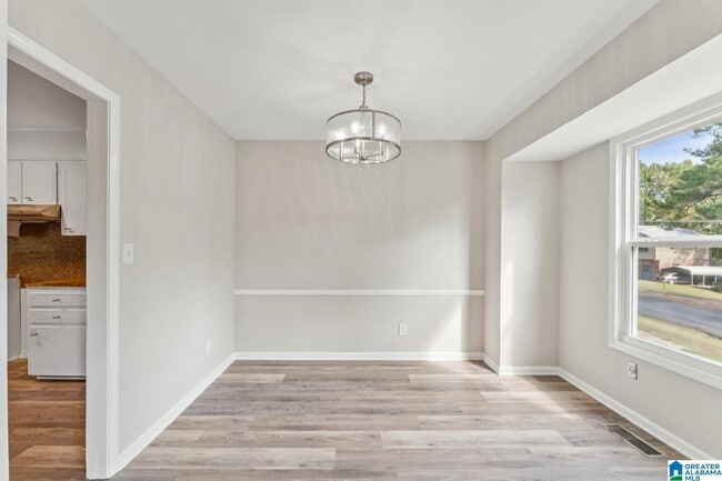 Building Photo - 1404 4th Pl NW