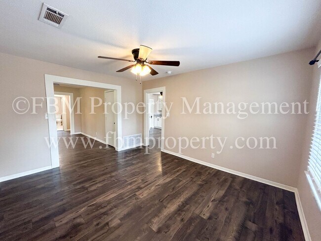 Building Photo - 212 W Marshall St