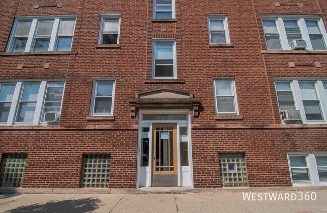 Building Photo - 2416 W Fargo-3
