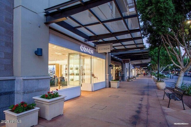 Building Photo - 15215 N Kierland Blvd
