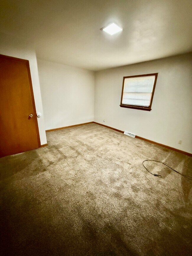 Building Photo - 808 Davis Blvd