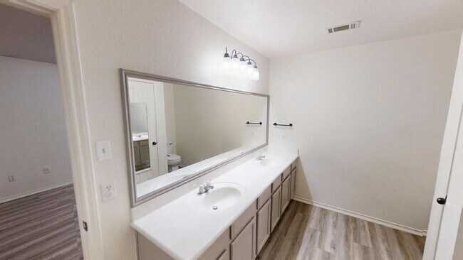 Building Photo - "Spacious 4-Bedroom Retreat with 2 Full Baths in Charming Nolanville!"