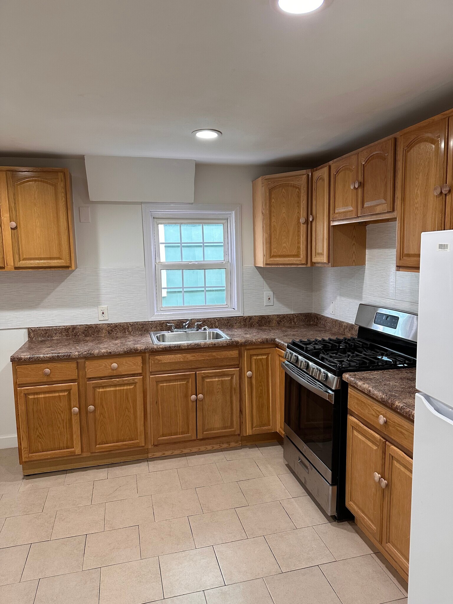 Building Photo - 36 Chester Ave