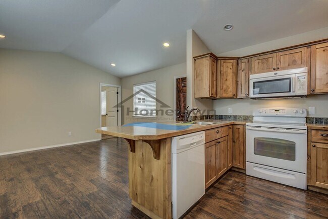 Building Photo - 2852 N Julie Ann Ct