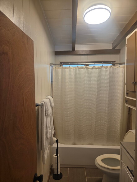 Building Photo - 4460 Wahinekoa Pl