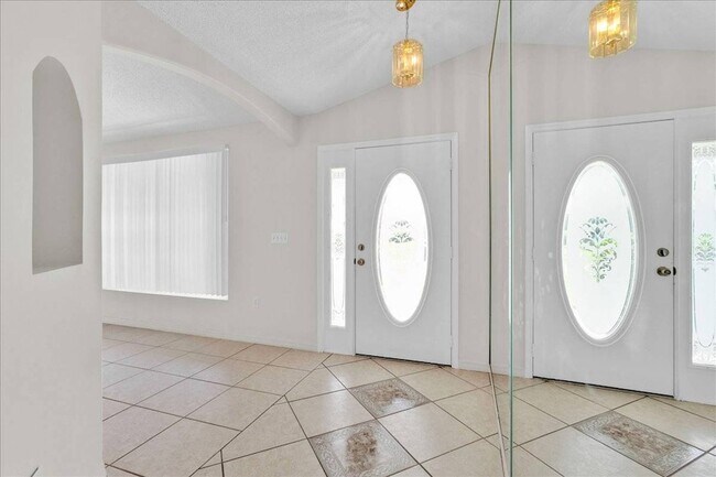Building Photo - 112 Azalea Dr