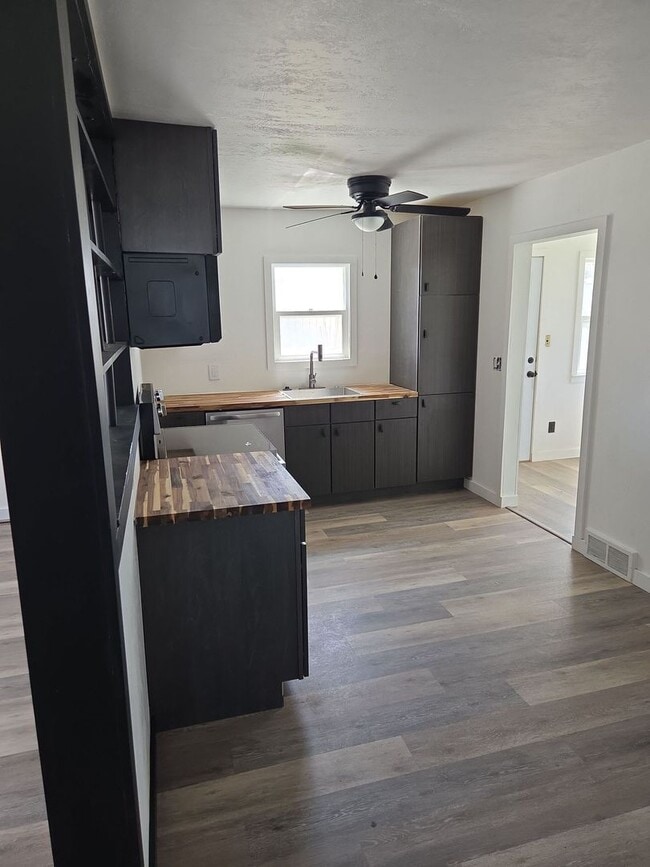 Building Photo - Newly Upgraded 2-Bedroom Home Available Now!