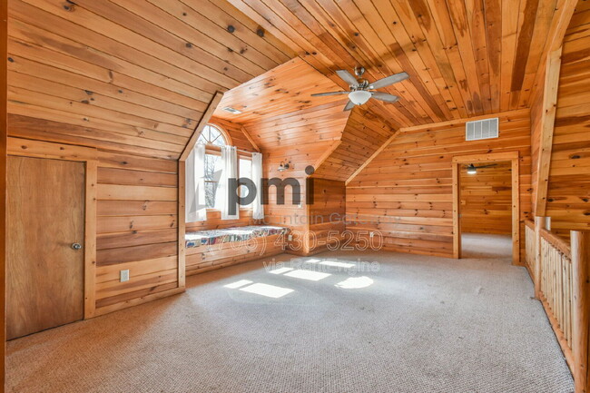 Building Photo - 461 River Estates Rd