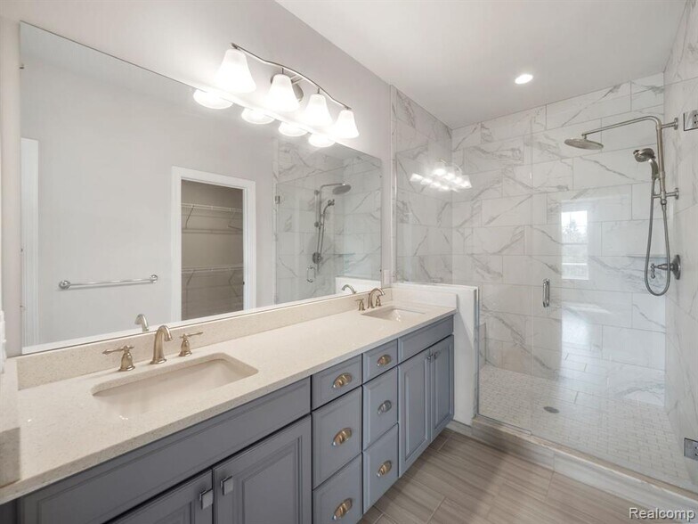 Building Photo - 3017 N Spurway Dr