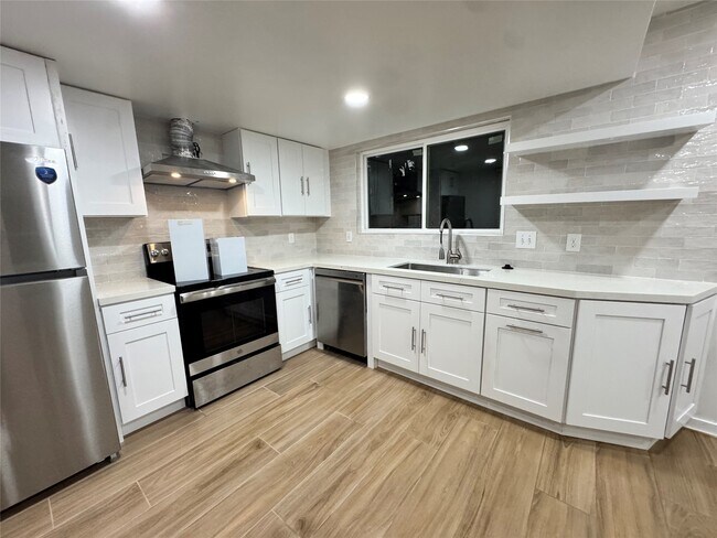 Building Photo - 10002 Knoboak Dr