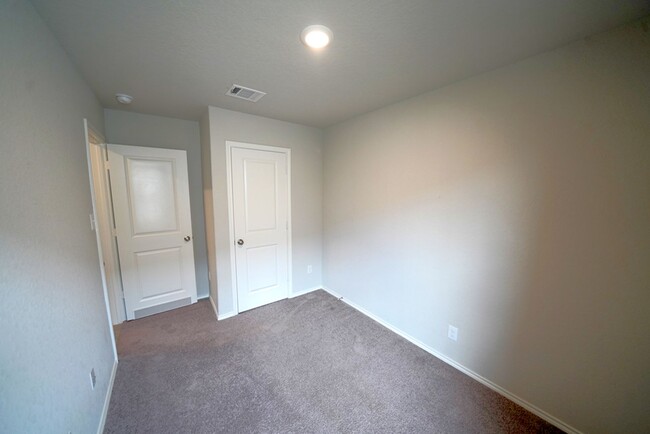 Building Photo - Great 3/2 Located in Rosillo Ranch Now Ava...