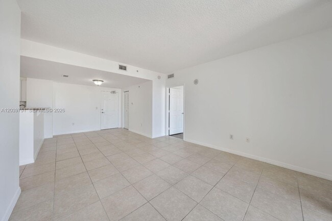 Building Photo - 215 SW 42nd Ave