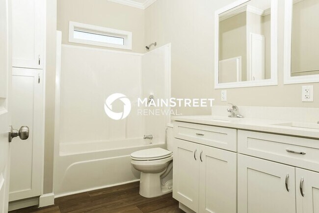 Building Photo - 4 Bedroom Pet-Friendly Home in North Port, FL with Main Street Renewal