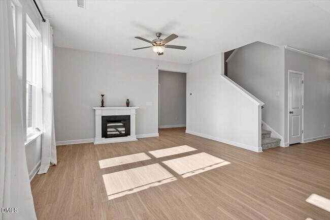 Building Photo - 128 Highland Grv Wy