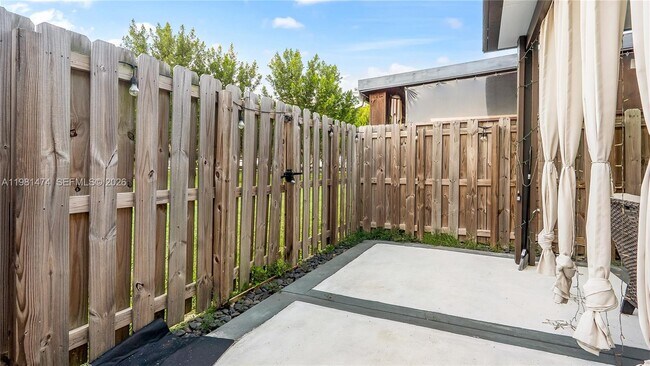 Building Photo - 23424 SW 110th Ave