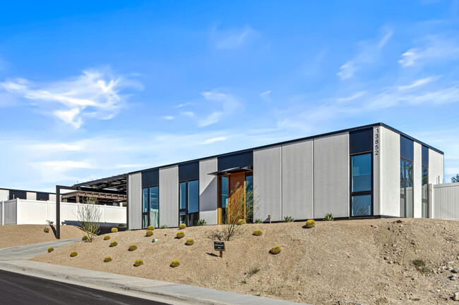 Building Photo - 13852 Scenic Crest Cir