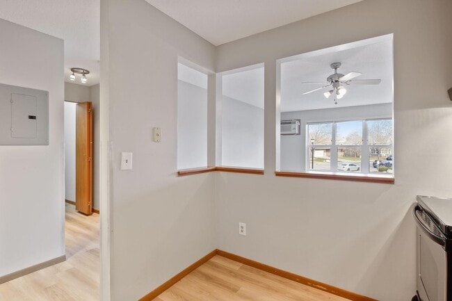Building Photo - 720 3rd Ave NE
