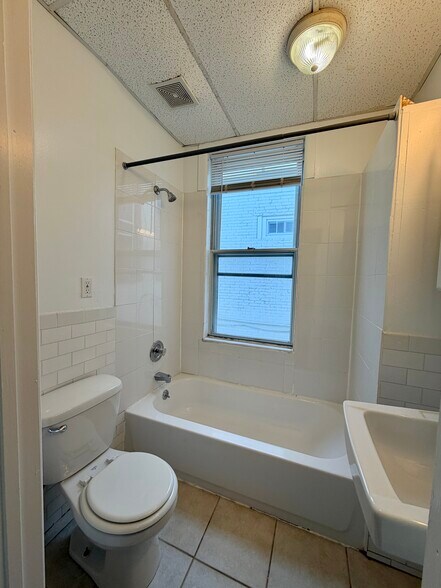 Building Photo - 4047 Sansom St