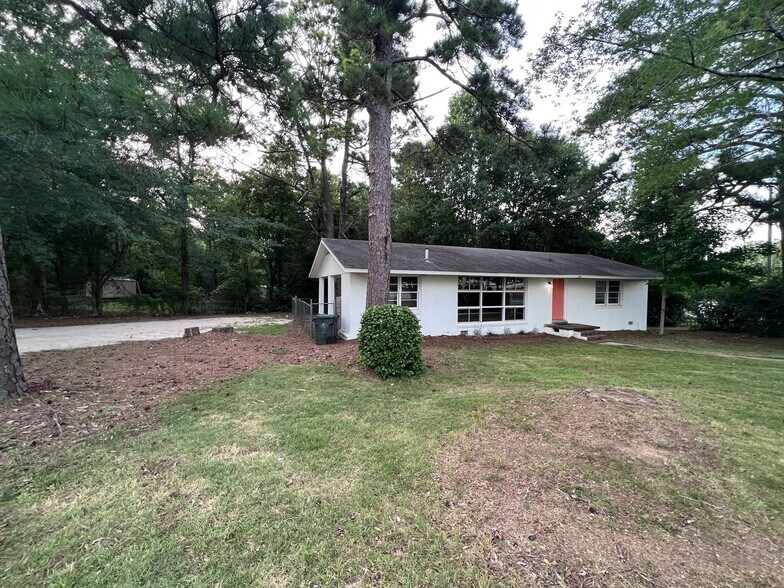 Building Photo - Charming 2 Bed, 2 Bath Home on North Dean