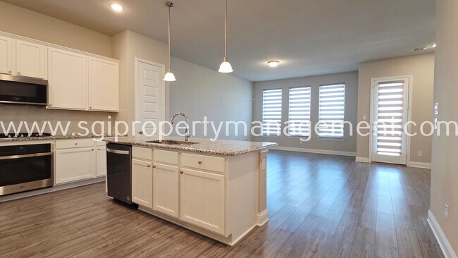 Building Photo - 1922 Renwick Dr