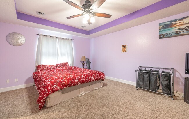 Building Photo - 4Bd/3.5Ba Home Available