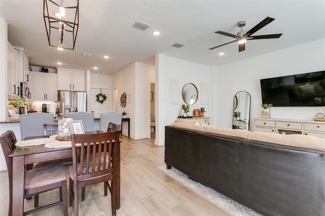 Building Photo - 7605 Reis Ln