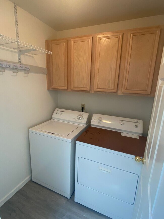 Building Photo - 6739 S Drexel Dr
