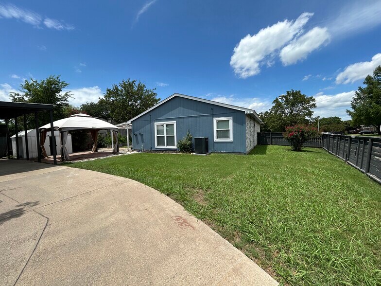 Backyard - 4257 Caldwell Ave