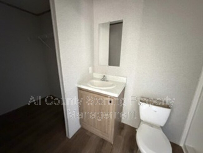 Building Photo - 139 SE Perfect Ct