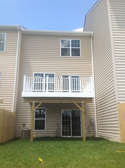 Building Photo - 10206 Osage Dr