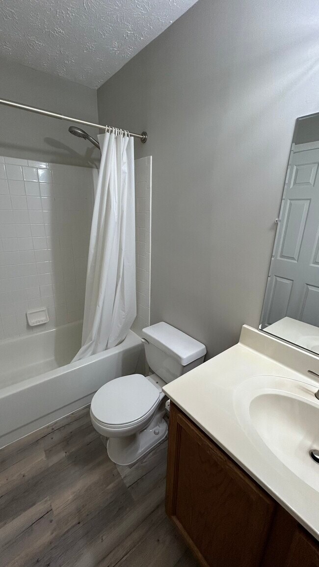 full bath #2 - 8018 Brightlight Pl