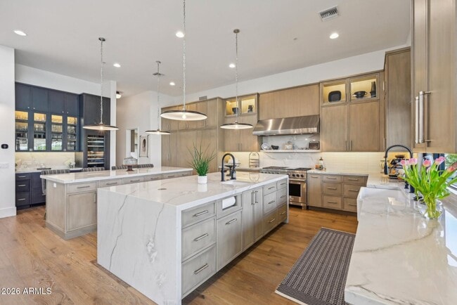 Building Photo - 9899 N 79th Way