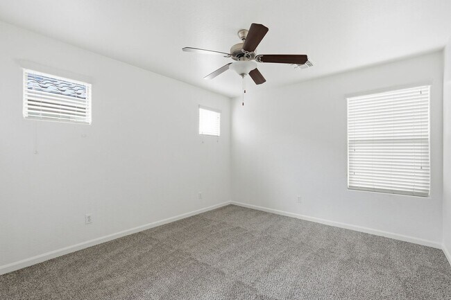 Building Photo - Higley Park Home