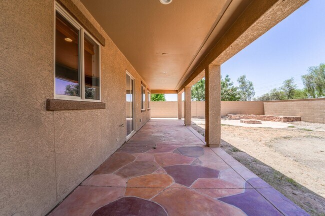 Building Photo - Live Large in Maricopa – Over 3,900 Sq Ft ...