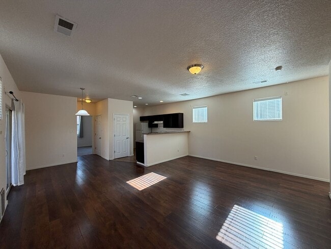 Building Photo - 2 Bedroom Single Story Town Home Available Near 98th St SW & Dennis Chavez Blvd SW!