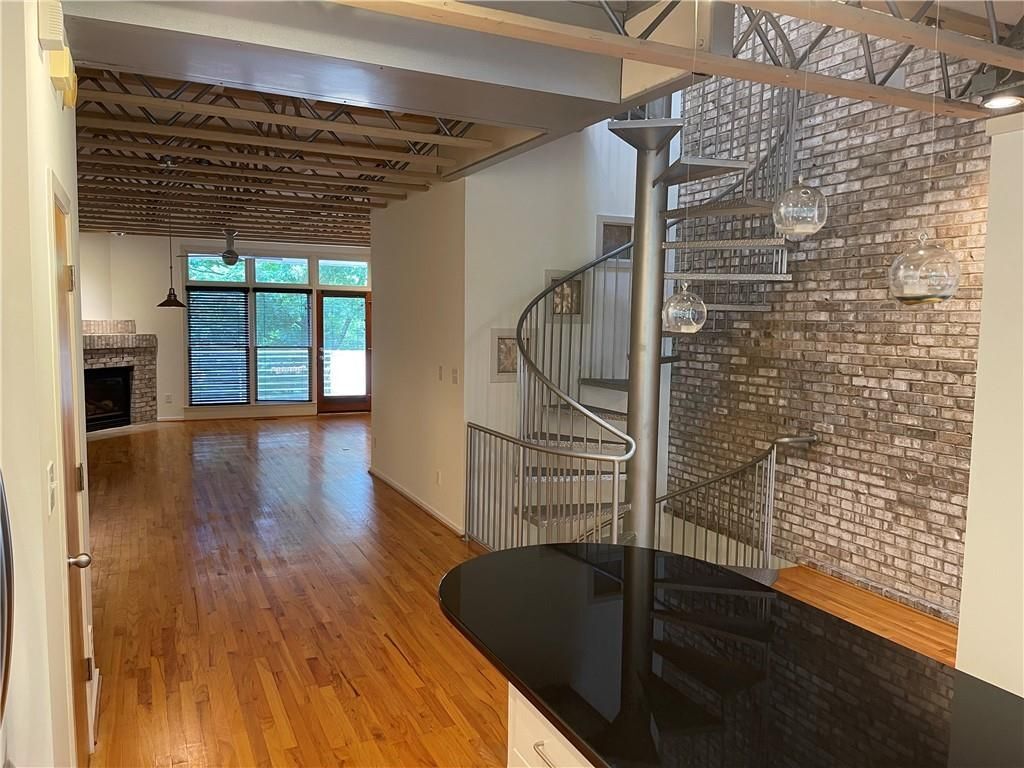 Building Photo - 1325 Peachtree View NE