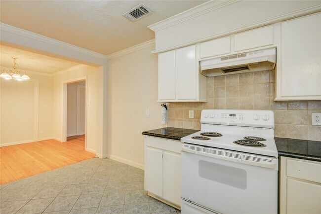 Building Photo - 5902 Hornwood Dr