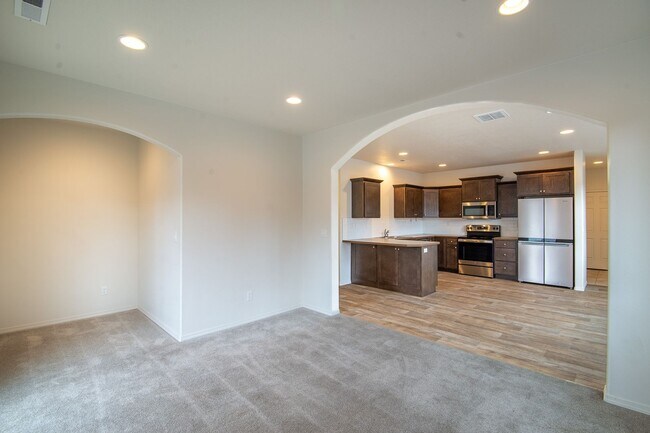 Building Photo - Heathwood - VPM484650H-6