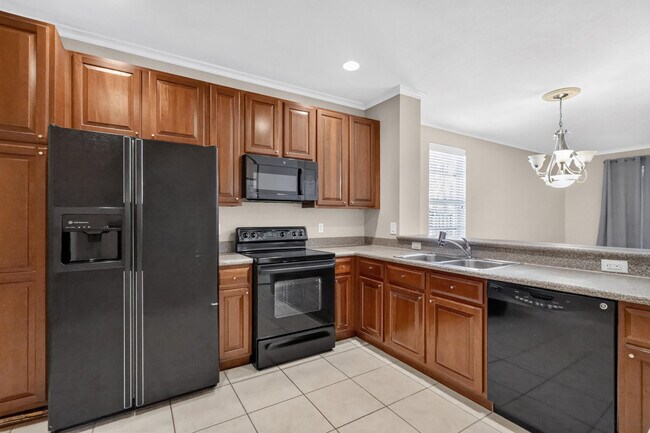 Building Photo - 8103 Bellagio Ln